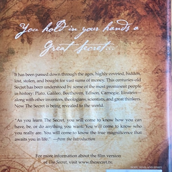 The Secret hard back with paper cover,  brand new. - Picture 3 of 7